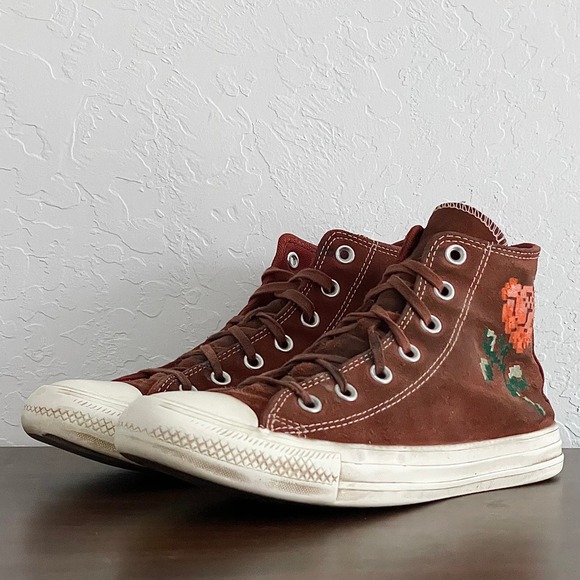 Converse All Star Chuck Taylor Embroidered Roses Retro Hi-Top Sneakers Wm's 7.5 - Picture 2 of 11